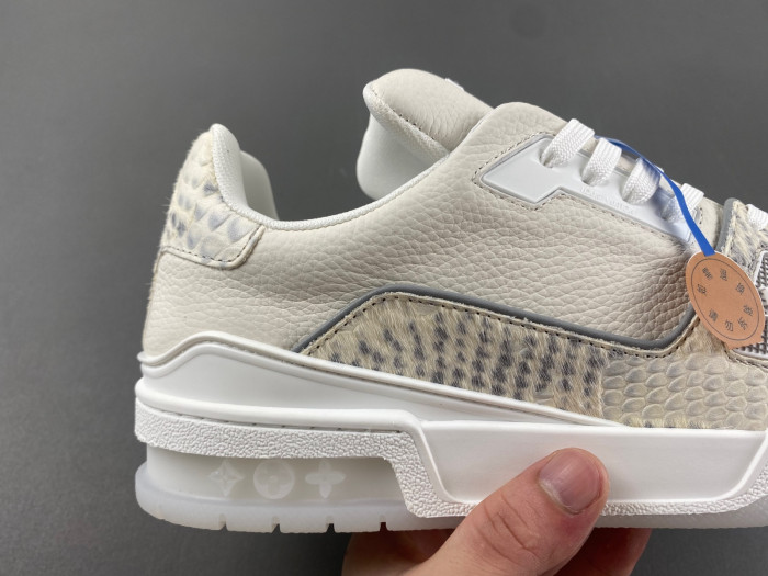 LV TRAINER SNEAKER LV-000558