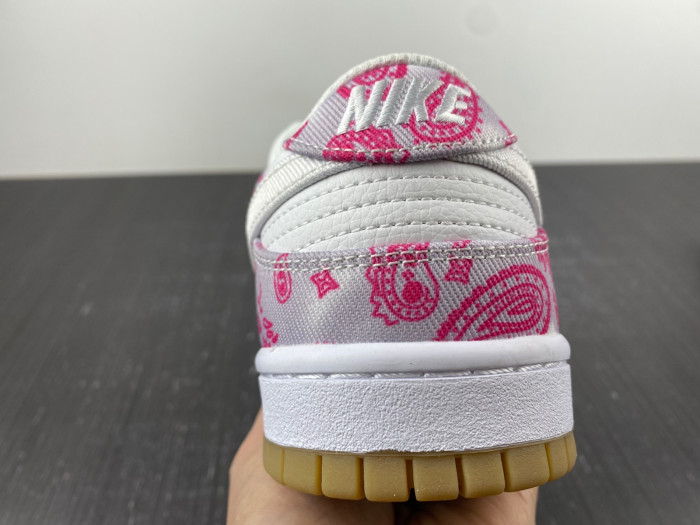 Nike SB Dunk Low Retro SP pink