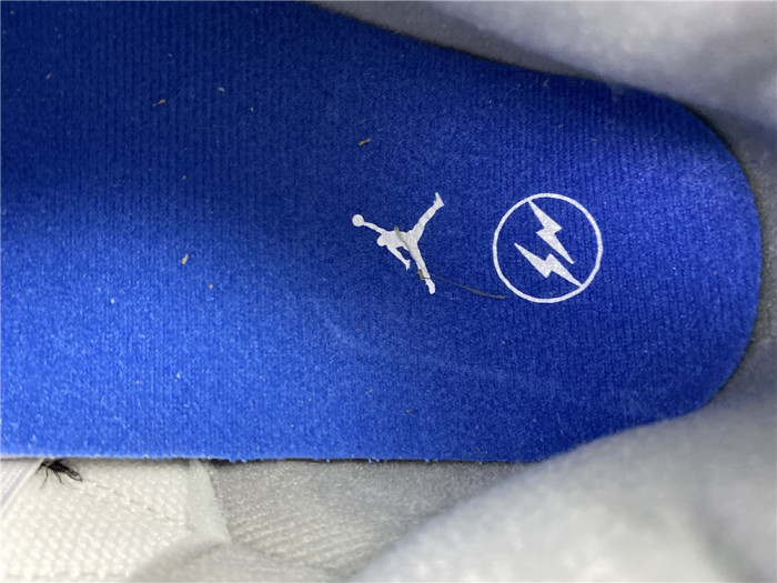 FRAGMENT DESIGN X AIR JORDAN 3 RETRO CT8532-040