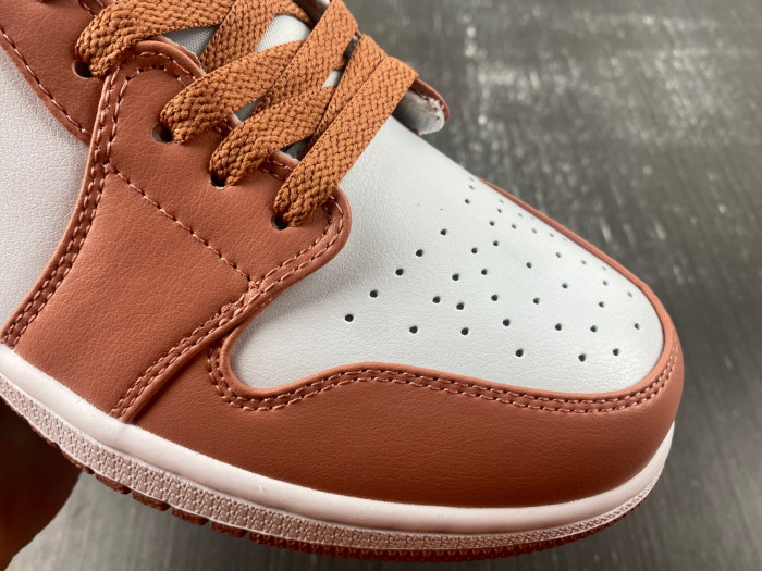 Jordan 1 Low Sky J Orange DC0774-080