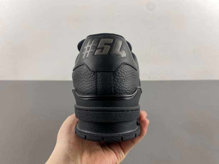 LV TRAINER SNEAKER LVT-000616