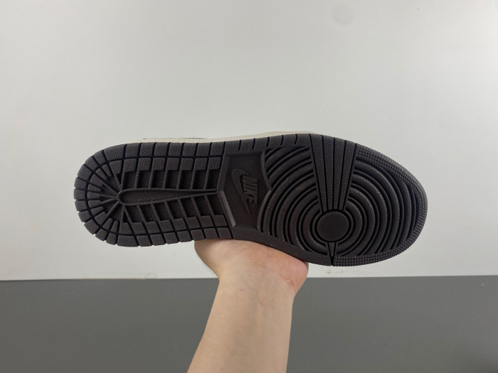 l**is V*t*n x nike air force la12