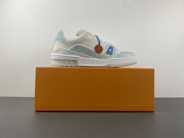 LV TRAINER SNEAKER LV-000559