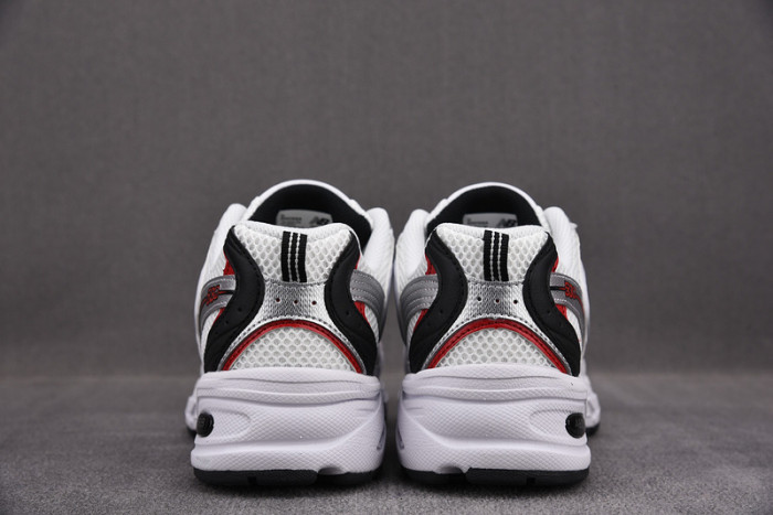 NEW BALANCE SNEAKER NB039