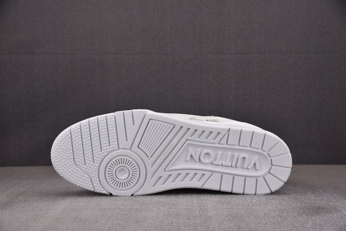 LV TRAINER SNEAKER LV-000569