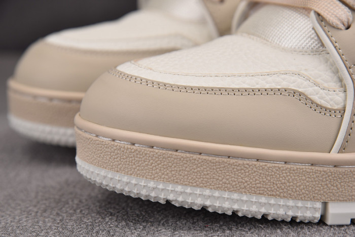 LV TRAINER SNEAKER LV-000587