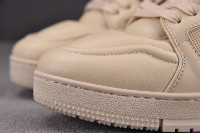 LV TRAINER SNEAKER LV-000594