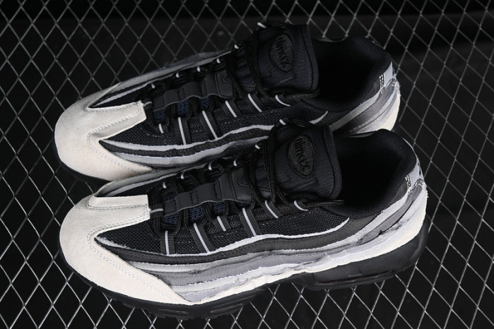 Comme des Garçons x NIKE Air Max 95 
