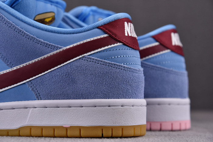 Nike SB Dunk Low Philadelphia Phillies DQ4040-400