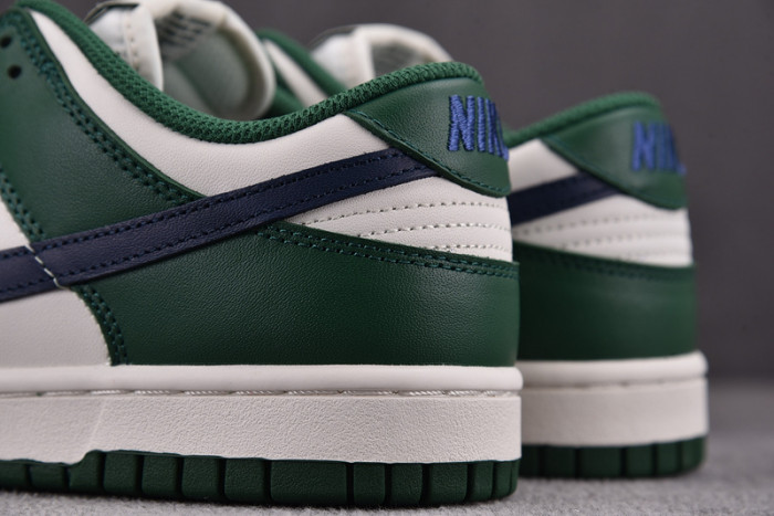 Nike Dunk Low Retro Gorge Green Midnight Navy (Women