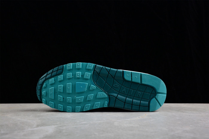 LEBRON JAMES NIKE AIR MAX 1 "LIVERPOOL" FB8914-100