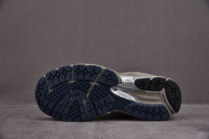 New Balance 2002R OG 