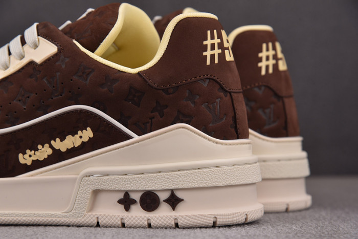 LV TRAINER SNEAKER LV-000589