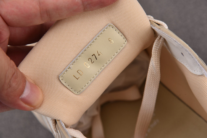 LV TRAINER SNEAKER LV-000587