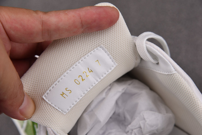 LV TRAINER SNEAKER LV-000590