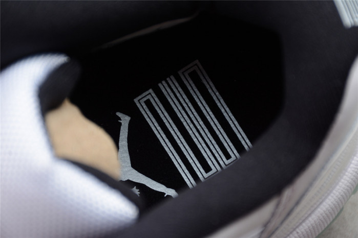 Air Jordan 11 Low Legend Blue AV2187-117