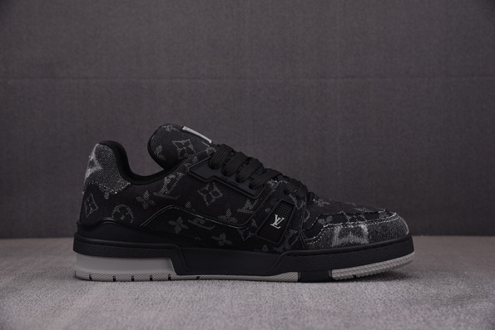 LV SNEAKER LV-000096