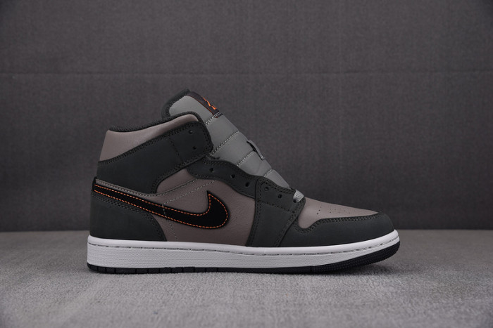 Air Jordan 1 Mid SE “Night Stadium” FQ8338-017