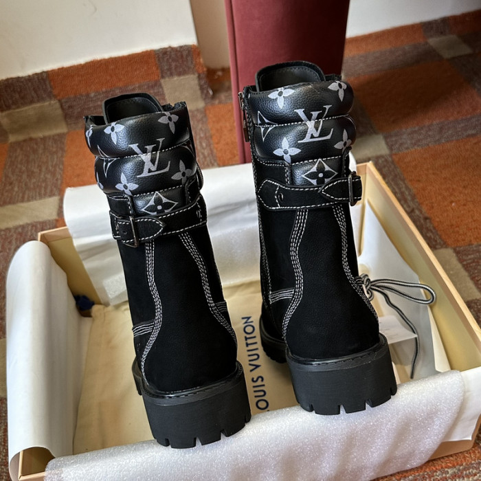 LV BOOTS L000039