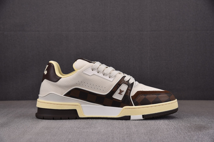 LV TRAINER SNEAKER LV-000588
