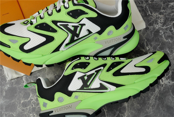 LV SNEAKER LV-000262