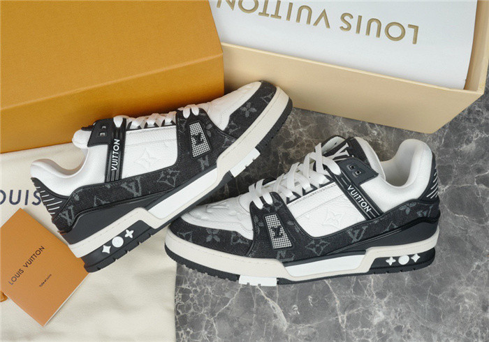 LV SNEAKER LV-000275
