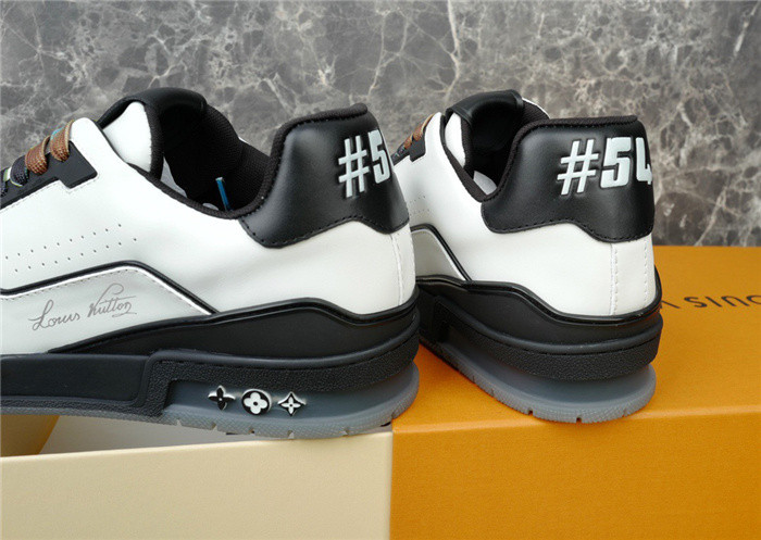 LV SNEAKER LV-000279