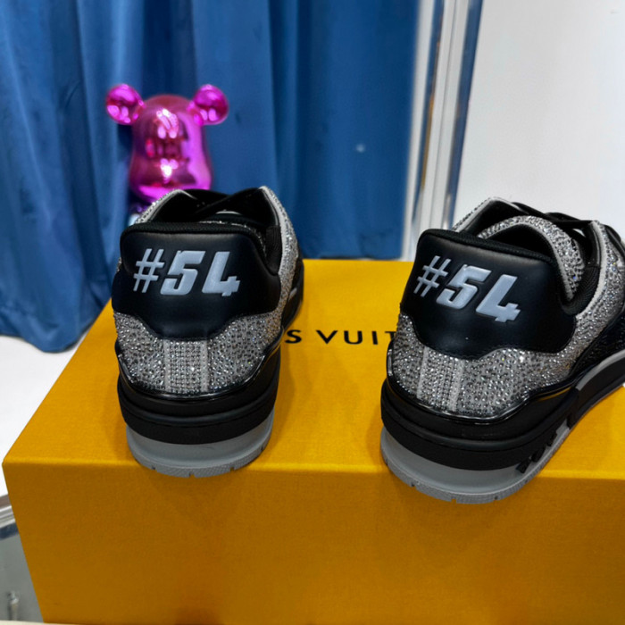 LV SNEAKER LV-000371
