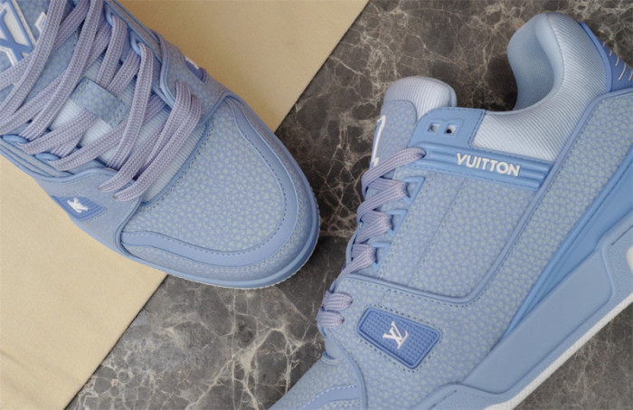 LV SNEAKER LV-000181