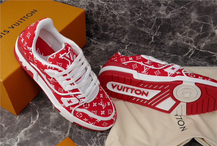 LV SNEAKER LV-000216