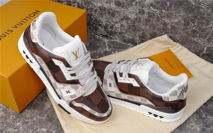 LV SNEAKER LV-000219