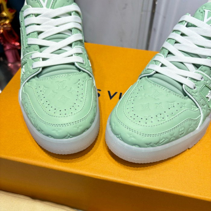 LV SNEAKER LV-000521