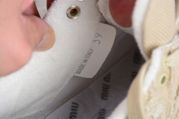 NEW BALANCE SNEAKER 011