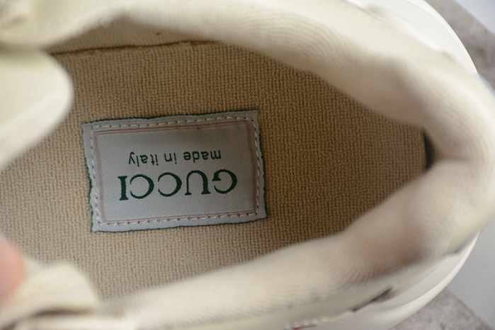 G*u*i* trainer sneaker 84