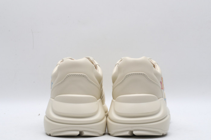 G*u*i* trainer sneaker101