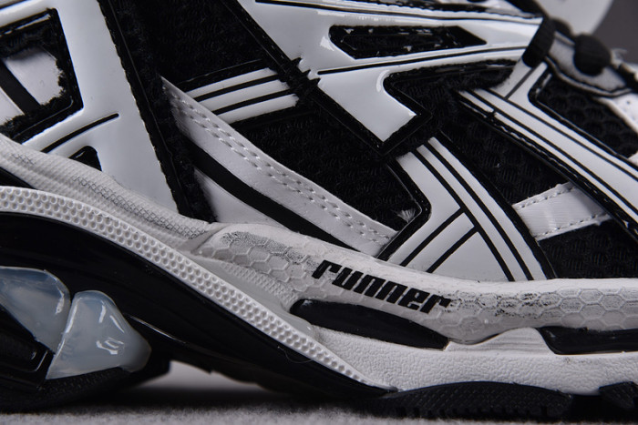 RUNNER SNEAKER RS040