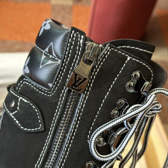 LV BOOTS L000039