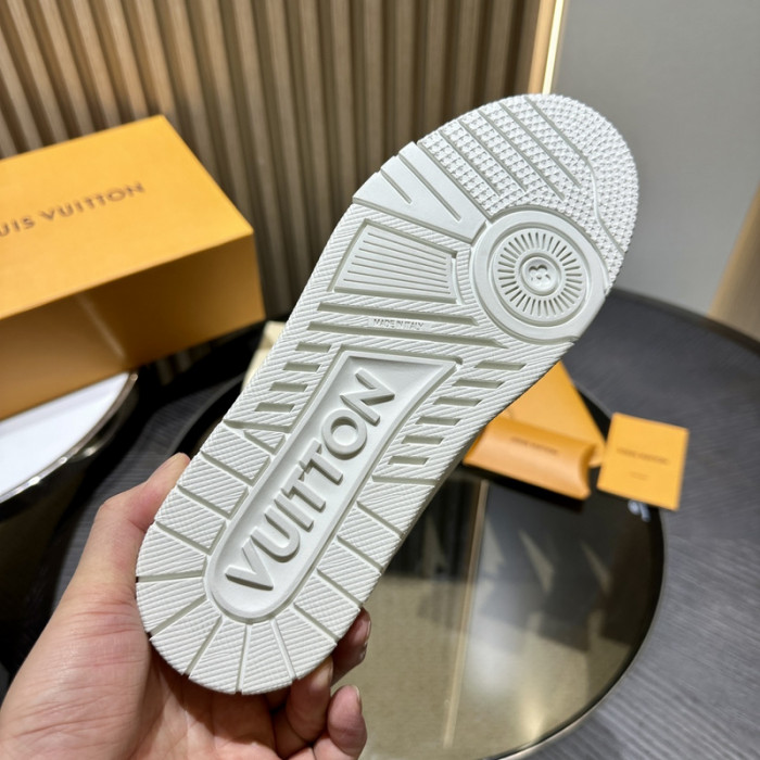 LV TRAINER SNEAKER LV-000583