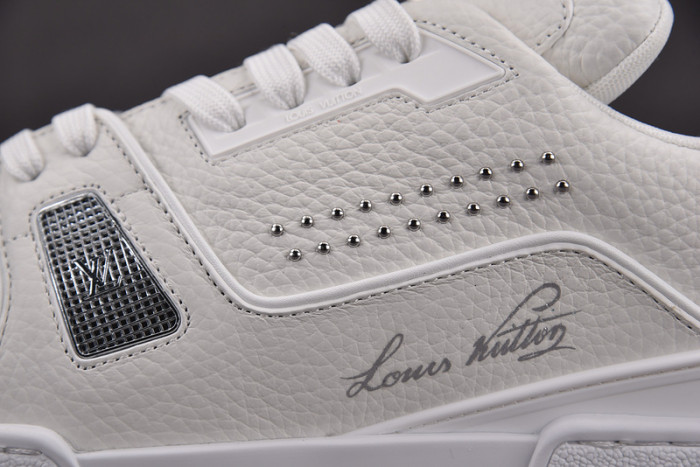 LV TRAINER SNEAKER LV-000569