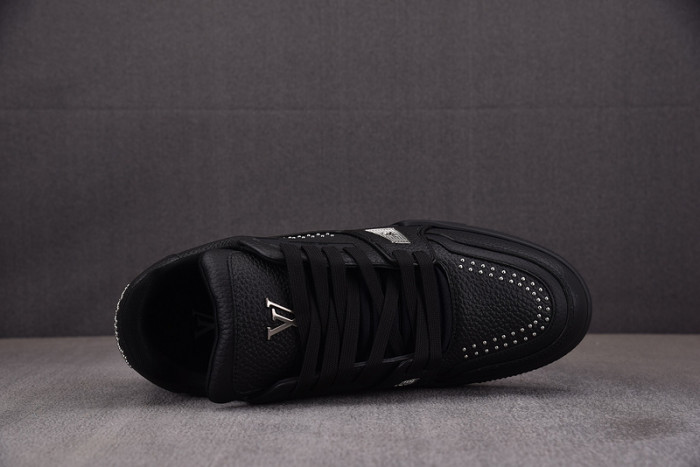 LV TRAINER SNEAKER LV-000568