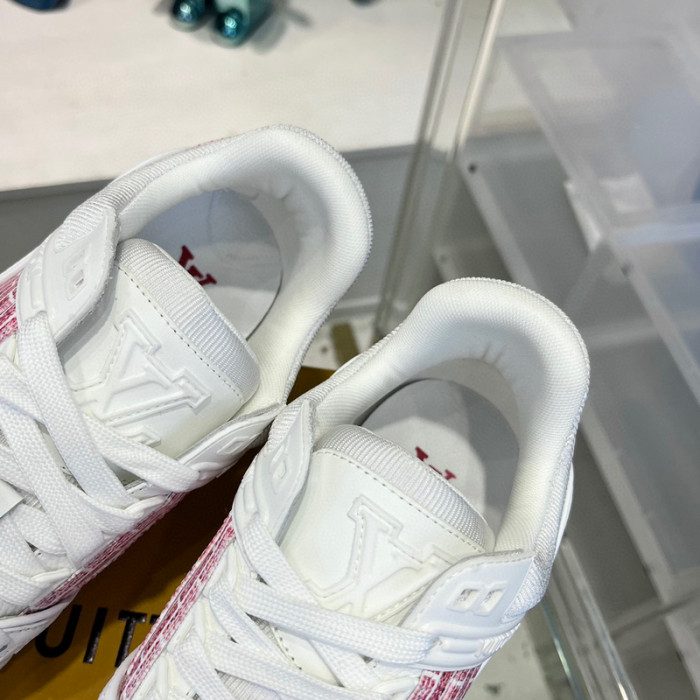 LV SNEAKER LV-000402