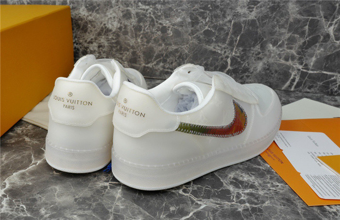 LV SNEAKER LV-000257