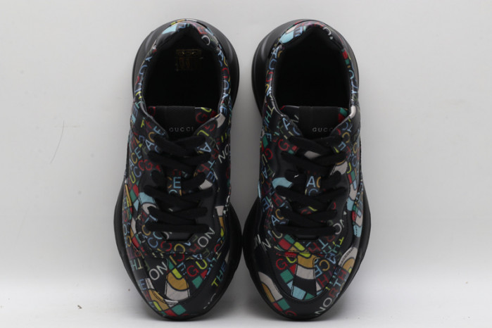 G*u*i* trainer sneaker107