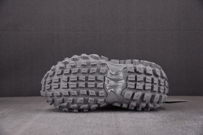 DEFENDER SNEAKER DS010