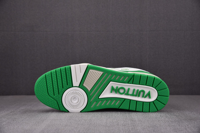 LV SNEAKER LV-000130