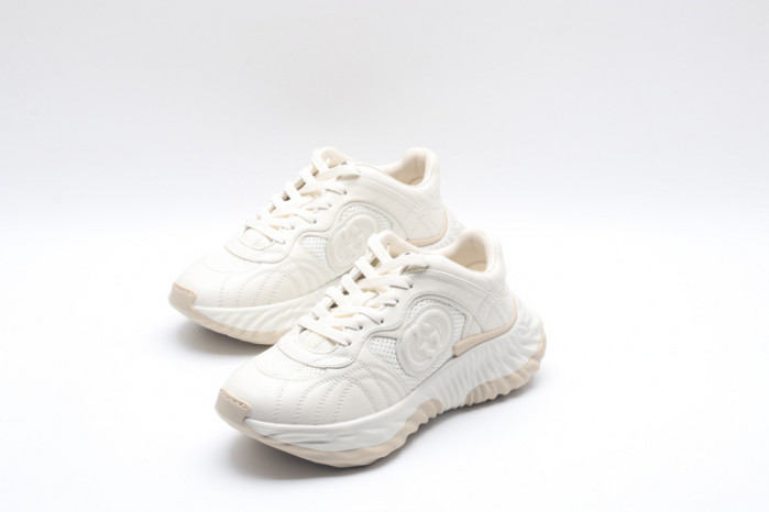 G*u*i* trainer sneaker116