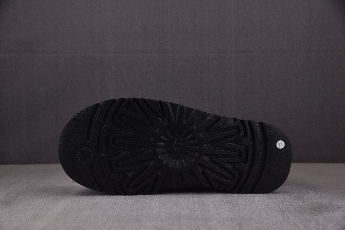 UGG Classic Dipper Boot