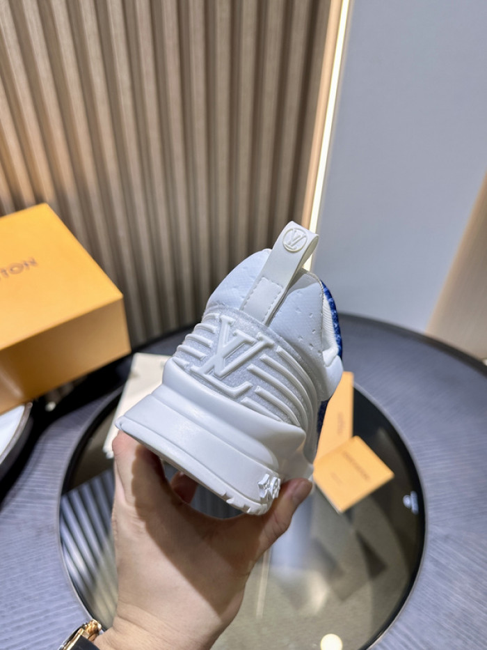 LV SNEAKER LV-000610