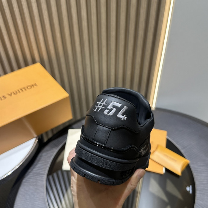 LV TRAINER SNEAKER LV-000603