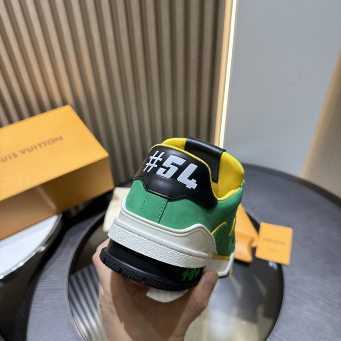 LV TRAINER SNEAKER LV-000579